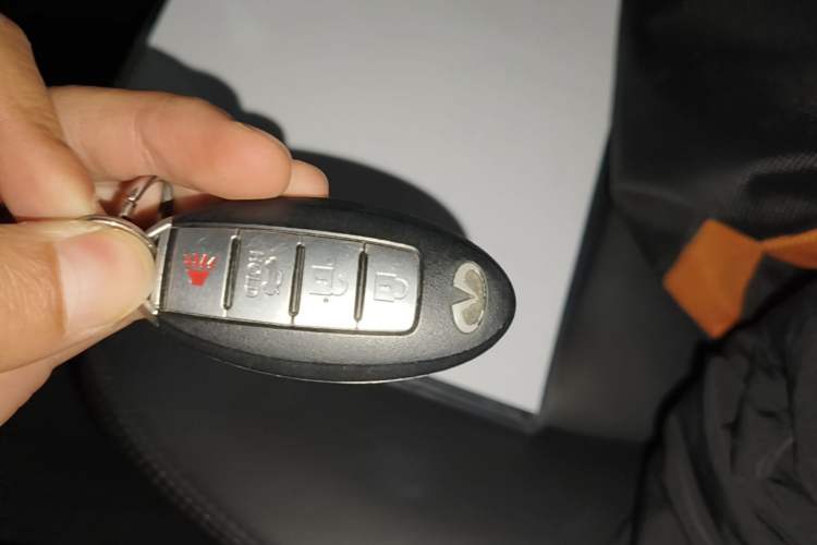 Used Infiniti Q70 2015 Q70L 2.5L Elite Edition Vehicle Key