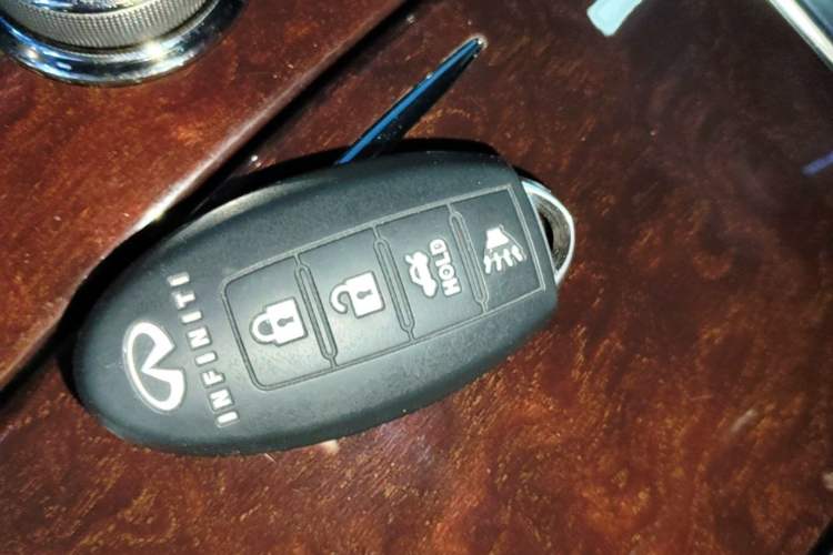 Used Infiniti Q70 2015 Q70L 2.5L Enjoyment Edition Vehicle Key