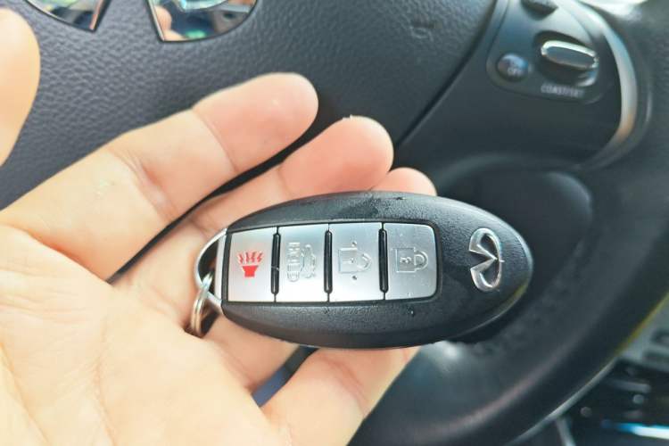 Used Infiniti Q70 2015 Q70L 2.5L Elite Edition Vehicle Key