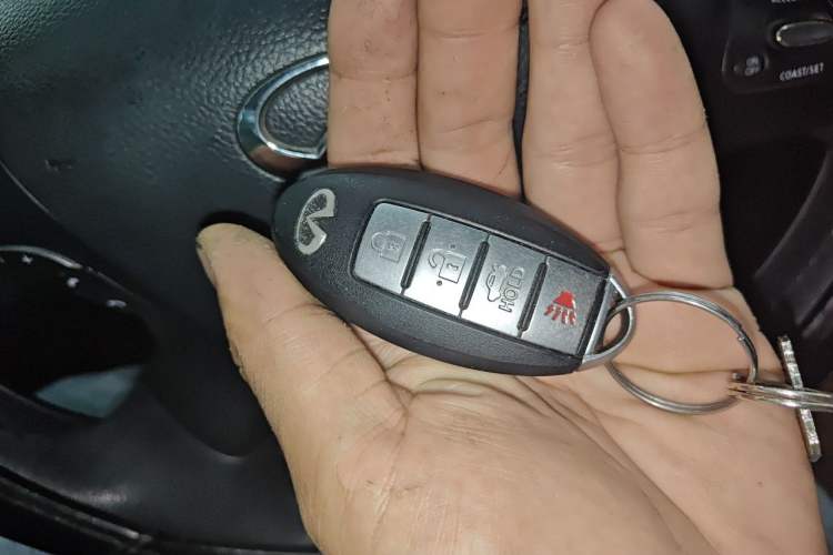 Used Infiniti Q70 2015 Q70L 2.5L Elite Edition Vehicle Key