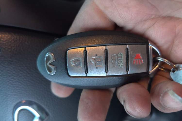 Used Infiniti Q70 2015 Q70L 2.5L Elite Edition Vehicle Key