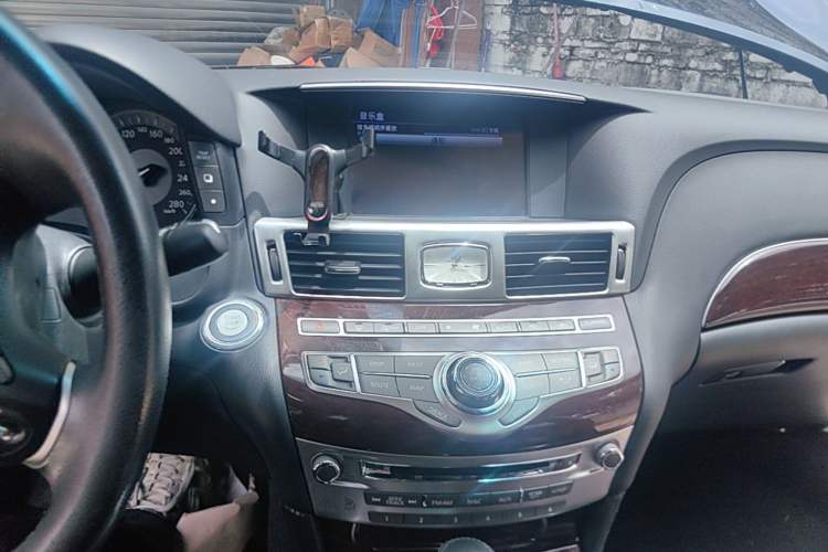 Used Infiniti Q70 2015 Q70L 2.5L Enjoyment Edition Audio And AC Panel