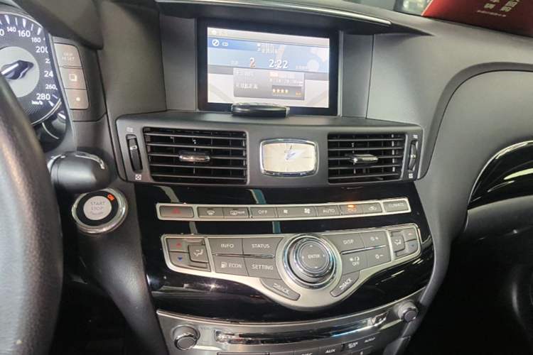 Used Infiniti Q70 2015 Q70L 2.5L Elite Edition Audio And AC Panel