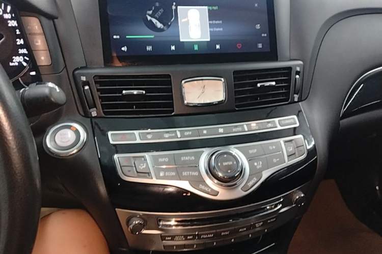 Used Infiniti Q70 2015 Q70L 2.5L Elite Edition Audio And AC Panel