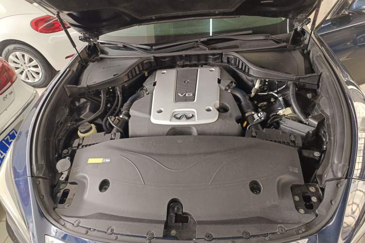 Used Infiniti Q70 2015 Q70L 2.5L Elite Edition Engine Bay