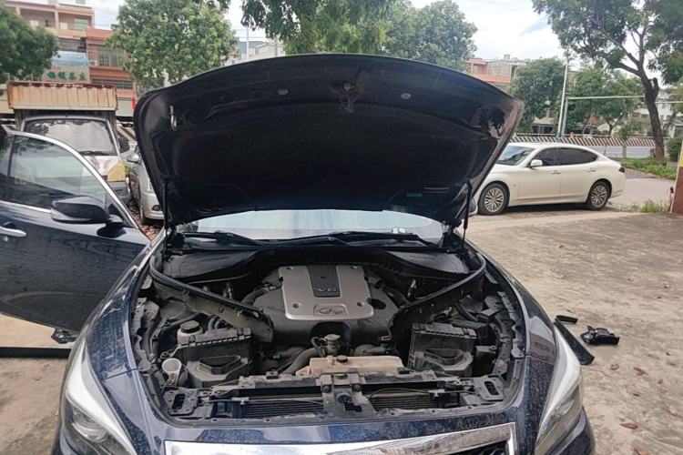 Used Infiniti Q70 2015 Q70L 2.5L Enjoyment Edition Engine Bay