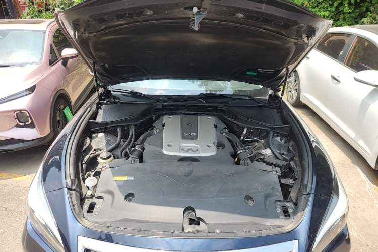 Used Infiniti Q70 2015 Q70L 2.5L Elite Edition Engine Bay