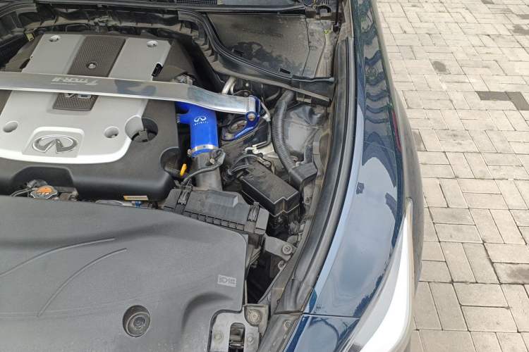 Used Infiniti Q70 2015 Q70L 2.5L Luxury Edition Engine Bay Left
