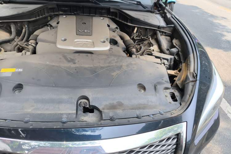Used Infiniti Q70 2015 Q70L 2.5L Enjoyment Edition Engine Bay Left