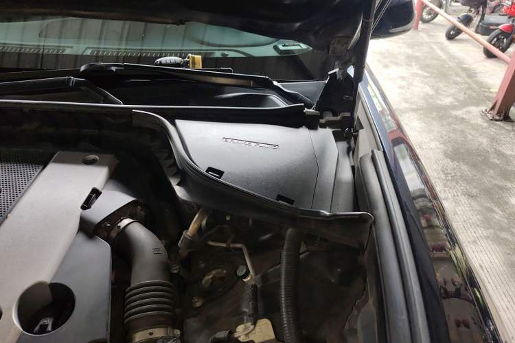 Used Infiniti Q70 2015 Q70L 2.5L Enjoyment Edition Engine Bay Left