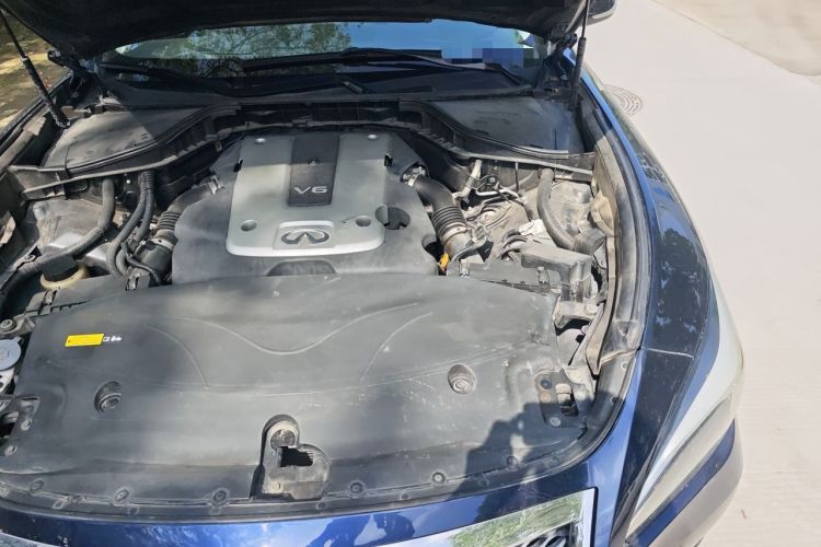 Used Infiniti Q70 2015 Q70L 2.5L Elite Edition Engine Bay Left