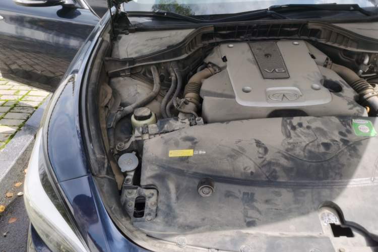 Used Infiniti Q70 2015 Q70L 2.5L Enjoyment Edition Engine Bay Right