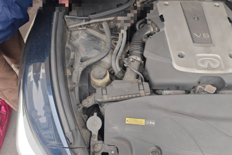 Used Infiniti Q70 2015 Q70L 2.5L Enjoyment Edition Engine Bay Right