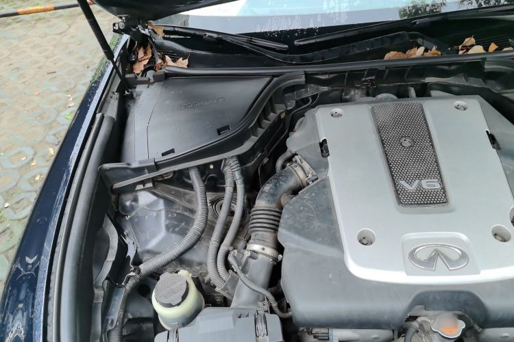 Used Infiniti Q70 2015 Q70L 2.5L Elite Edition Engine Bay Right