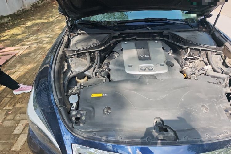 Used Infiniti Q70 2015 Q70L 2.5L Elite Edition Engine Bay Right