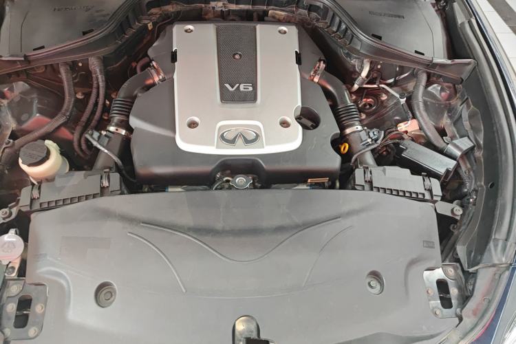 Used Infiniti Q70 2015 Q70L 2.5L Elite Edition Engine Bay
