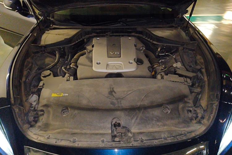 Used Infiniti Q70 2015 Q70L 2.5L Enjoyment Edition Engine Bay