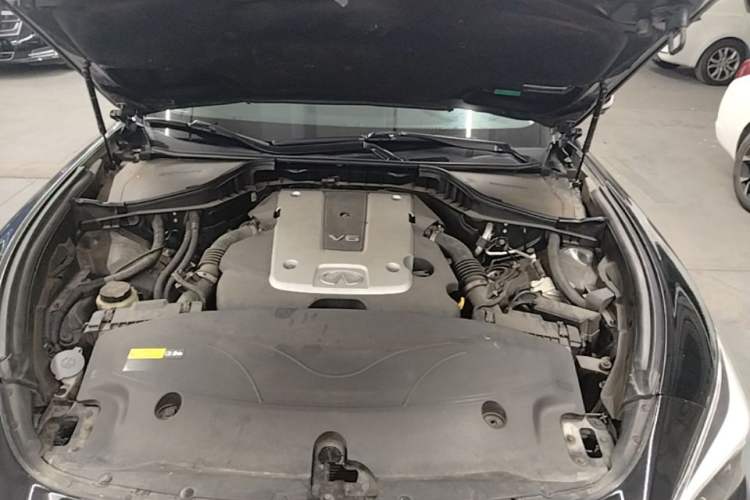 Used Infiniti Q70 2015 Q70L 2.5L Elite Edition Engine Bay