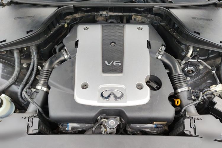 Used Infiniti Q70 2015 Q70L 2.5L Elite Edition Engine Bay