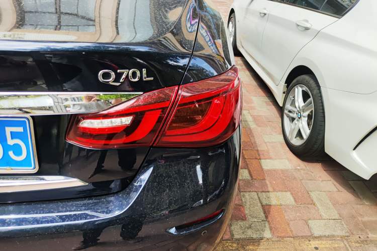Used Infiniti Q70 2015 Q70L 2.5L Enjoyment Edition Exterior 3
