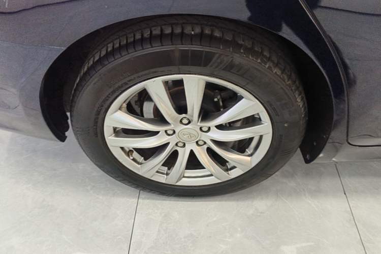 Used Infiniti Q70 2015 Q70L 2.5L Elite Edition Exterior 3