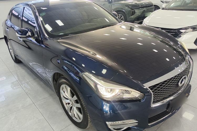 Used Infiniti Q70 2015 Q70L 2.5L Elite Edition Front Right 45 Deg