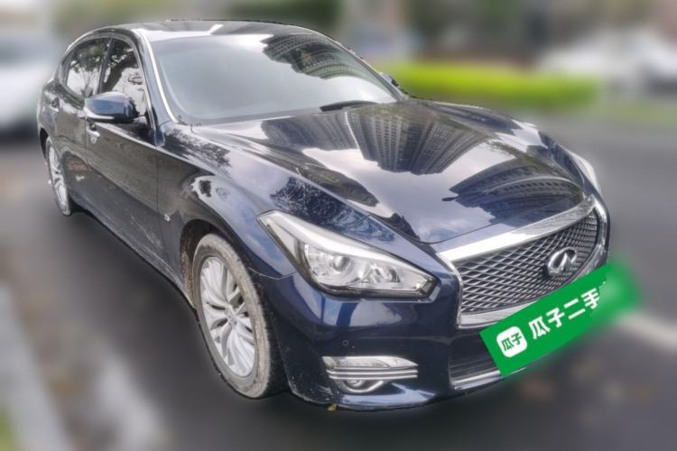 Used Infiniti Q70 2015 Q70L 2.5L Enjoyment Edition Front Right 45 Deg