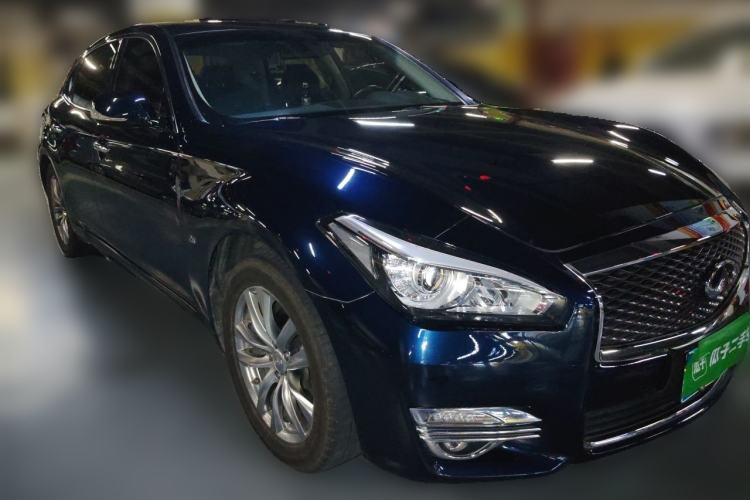 Used Infiniti Q70 2015 Q70L 2.5L Elite Edition Front Right 45 Deg