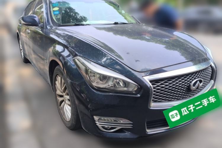 Used Infiniti Q70 2015 Q70L 2.5L Enjoyment Edition Front Right 45 Deg