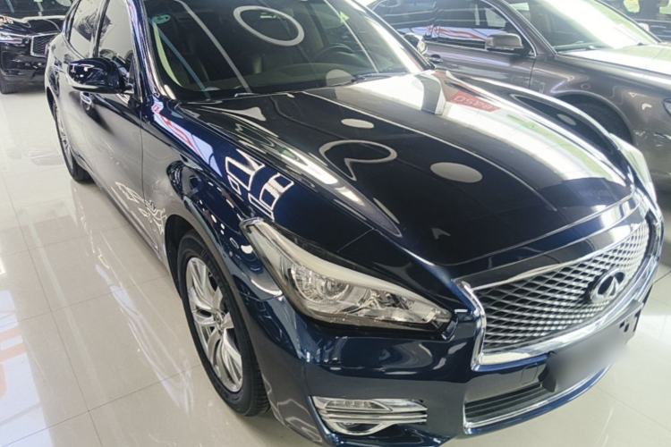 Used Infiniti Q70 2015 Q70L 2.5L Elite Edition Front Right 45 Deg
