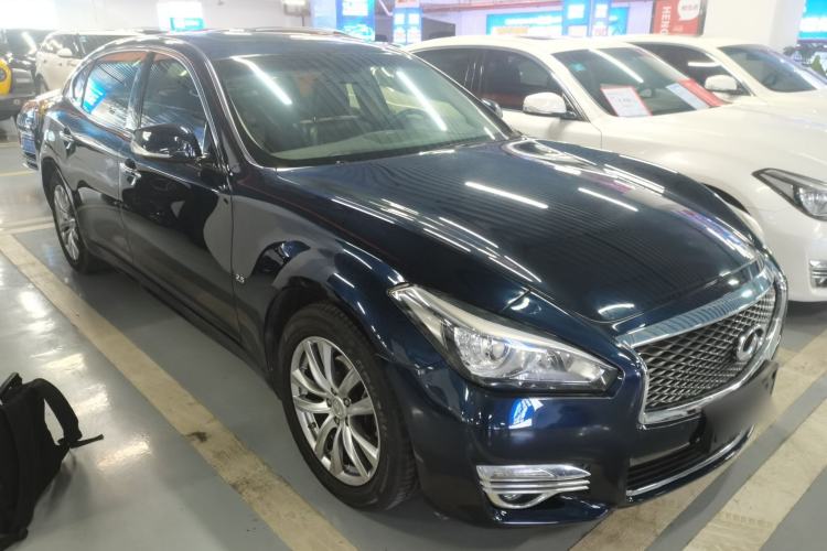 Used Infiniti Q70 2015 Q70L 2.5L Elite Edition Front Right 45 Deg