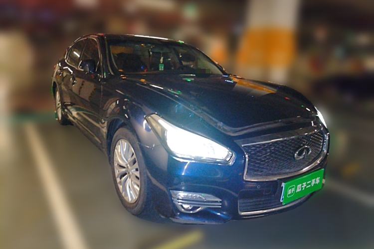 Used Infiniti Q70 2015 Q70L 2.5L Enjoyment Edition Front Right 45 Deg