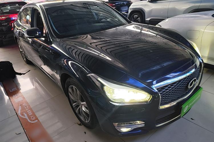 Used Infiniti Q70 2015 Q70L 2.5L Elite Edition Front Right 45 Deg