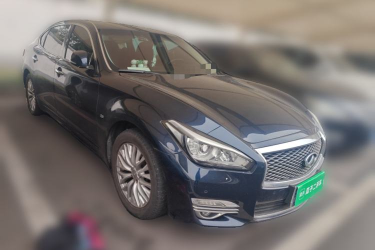 Used Infiniti Q70 2015 Q70L 2.5L Enjoyment Edition Front Right 45 Deg
