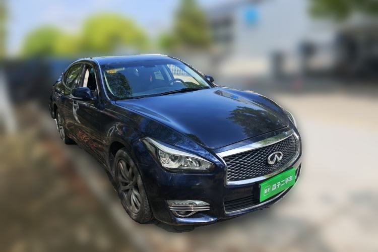 Used Infiniti Q70 2015 Q70L 2.5L Elite Edition Front Right 45 Deg