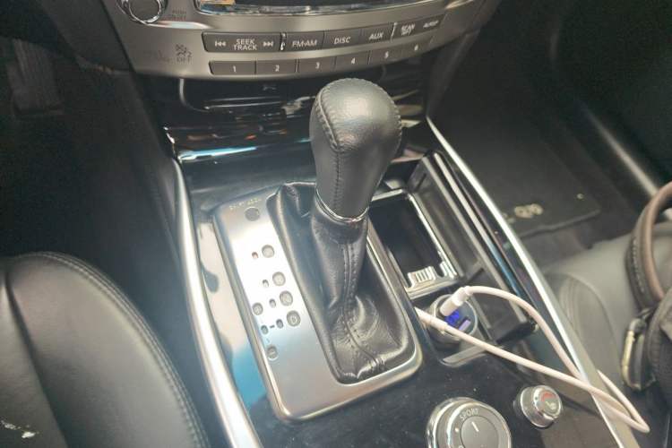 Used Infiniti Q70 2015 Q70L 2.5L Elite Edition Gear Lever