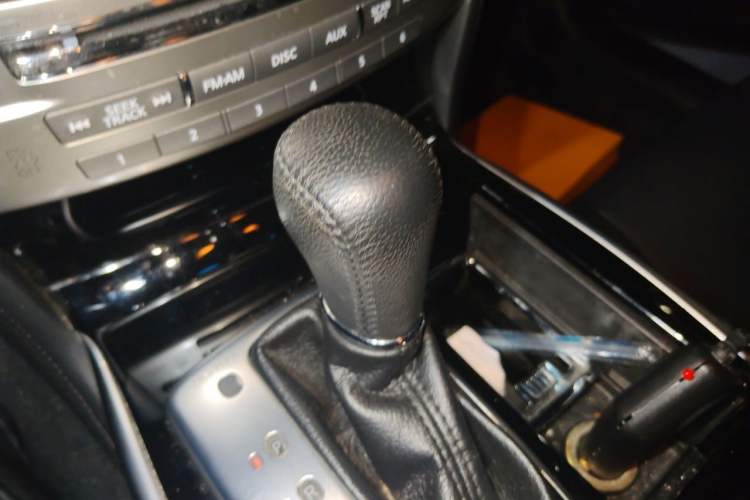 Used Infiniti Q70 2015 Q70L 2.5L Elite Edition Gear Lever