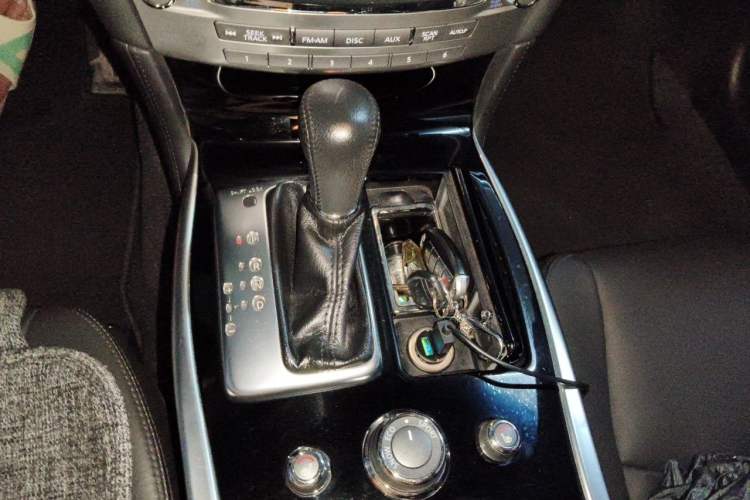 Used Infiniti Q70 2015 Q70L 2.5L Elite Edition Gear Lever