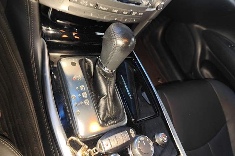Used Infiniti Q70 2015 Q70L 2.5L Elite Edition Gear Lever