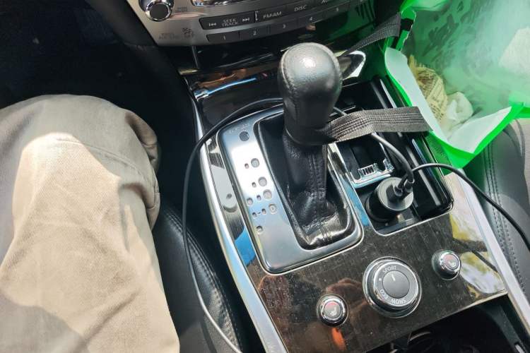 Used Infiniti Q70 2015 Q70L 2.5L Elite Edition Gear Lever