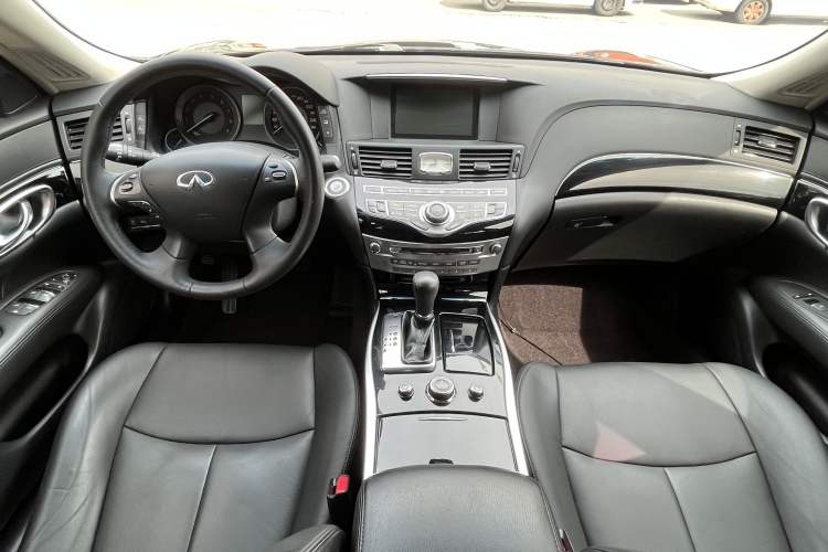 Used Infiniti Q70 2015 Q70L 2.5L Elite Edition Interior 3