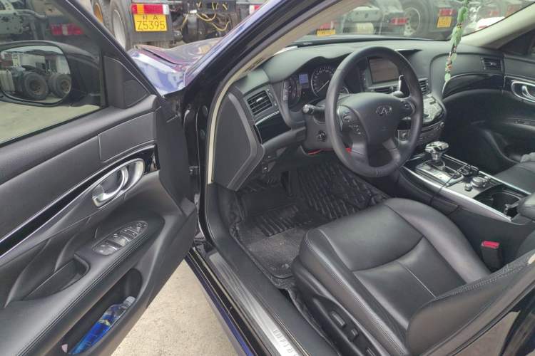 Used Infiniti Q70 2015 Q70L 2.5L Elite Edition Interior 3