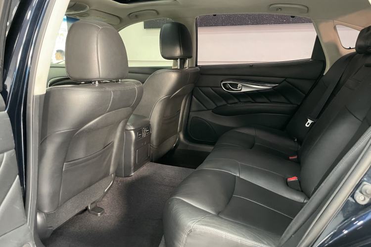 Used Infiniti Q70 2015 Q70L 2.5L Elite Edition Interior 3