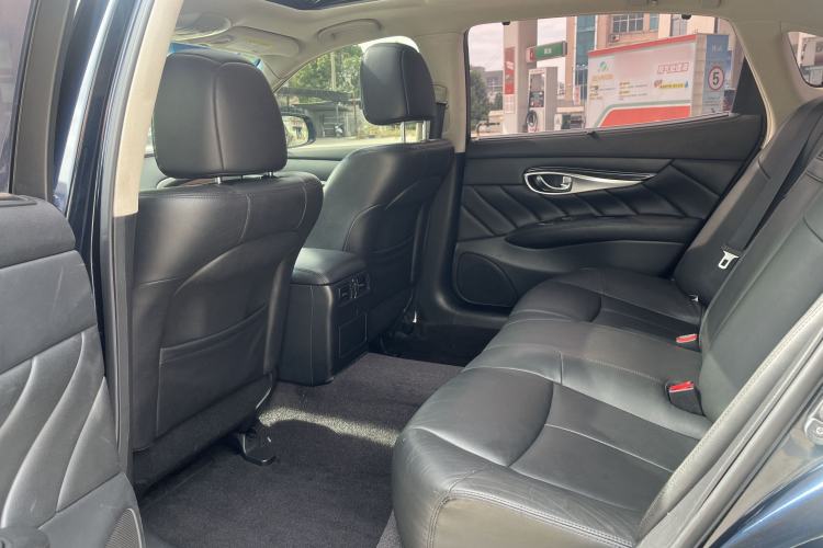 Used Infiniti Q70 2015 Q70L 2.5L Elite Edition Interior 4