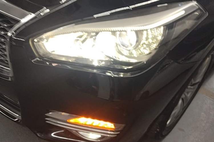Used Infiniti Q70 2015 Q70L 2.5L Elite Edition Left Front Headlight
