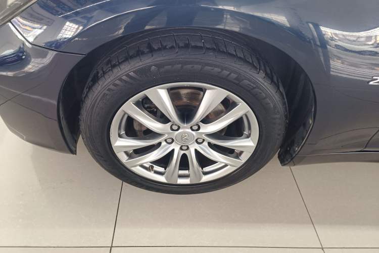 Used Infiniti Q70 2015 Q70L 2.5L Elite Edition Left Front Wheel Hub