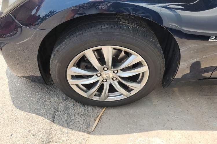 Used Infiniti Q70 2015 Q70L 2.5L Elite Edition Left Front Wheel Hub