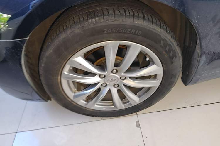 Used Infiniti Q70 2015 Q70L 2.5L Elite Edition Left Front Wheel Hub