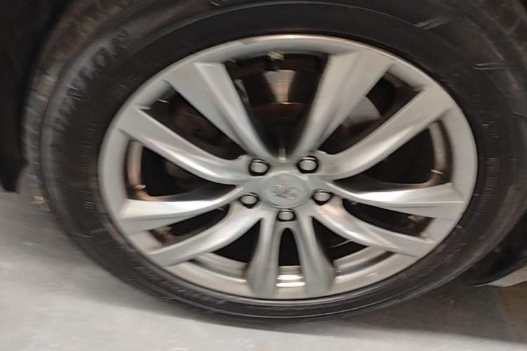 Used Infiniti Q70 2015 Q70L 2.5L Elite Edition Left Front Wheel Hub
