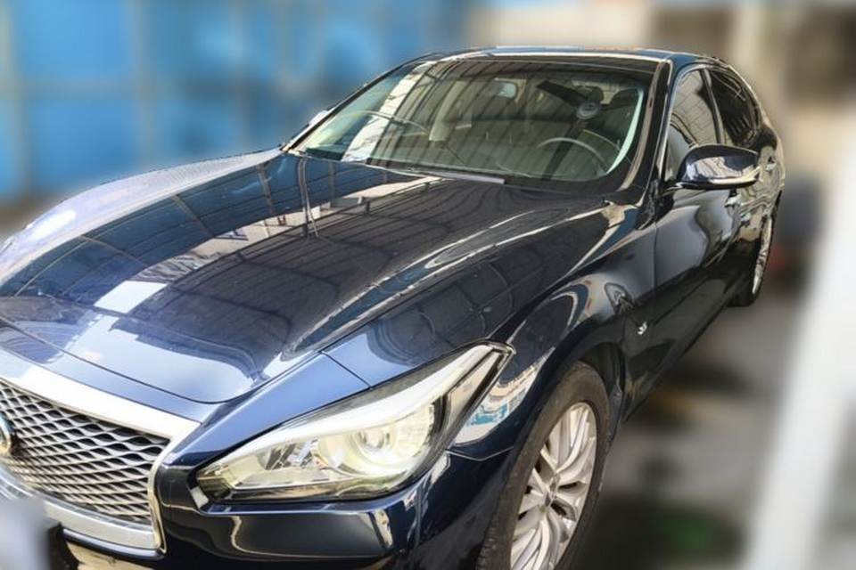 Infiniti Q70 2015